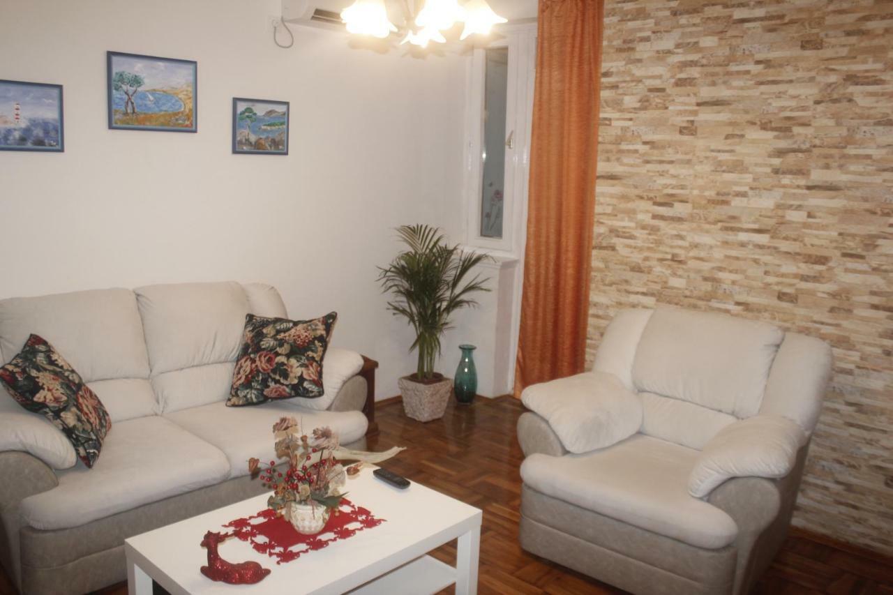 Apartman Jadranka Njivice Buitenkant foto