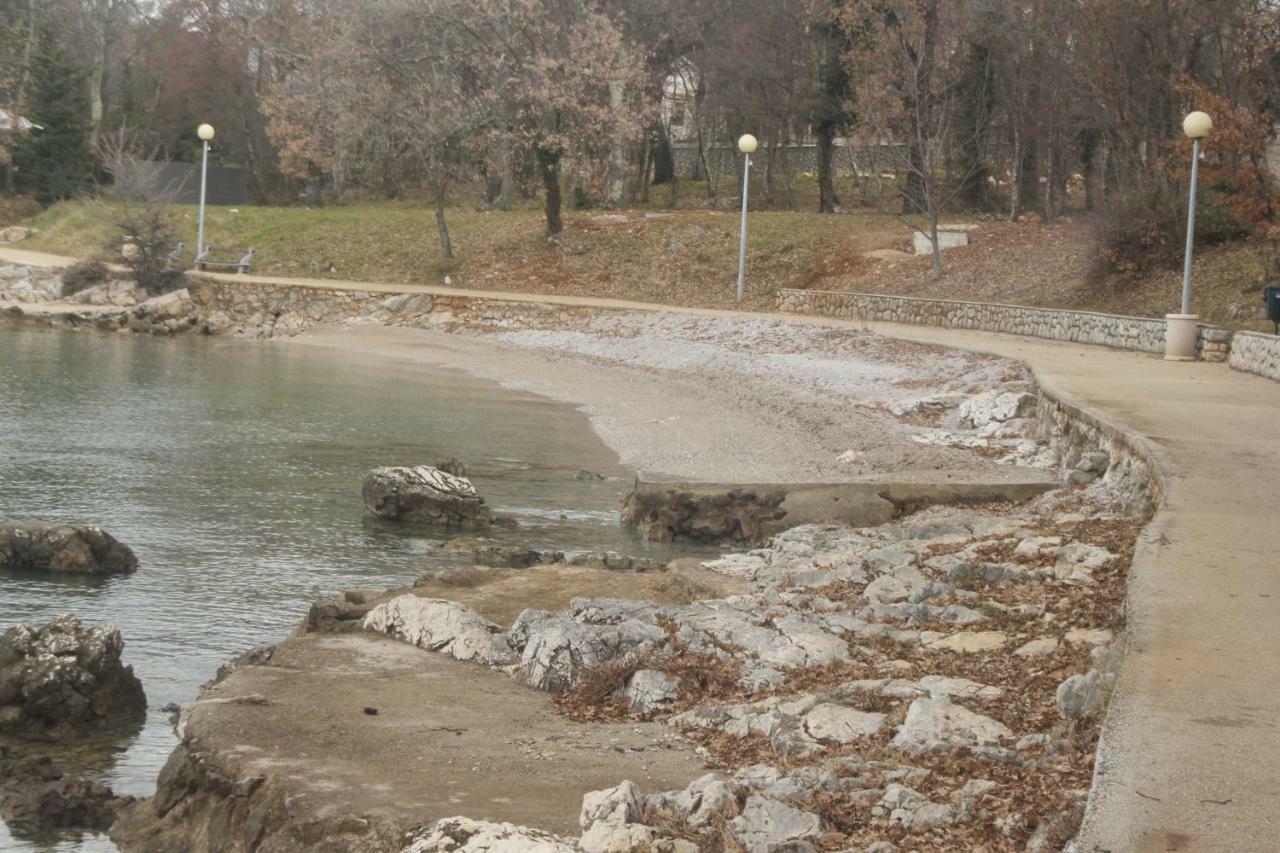 Apartman Jadranka Njivice Buitenkant foto